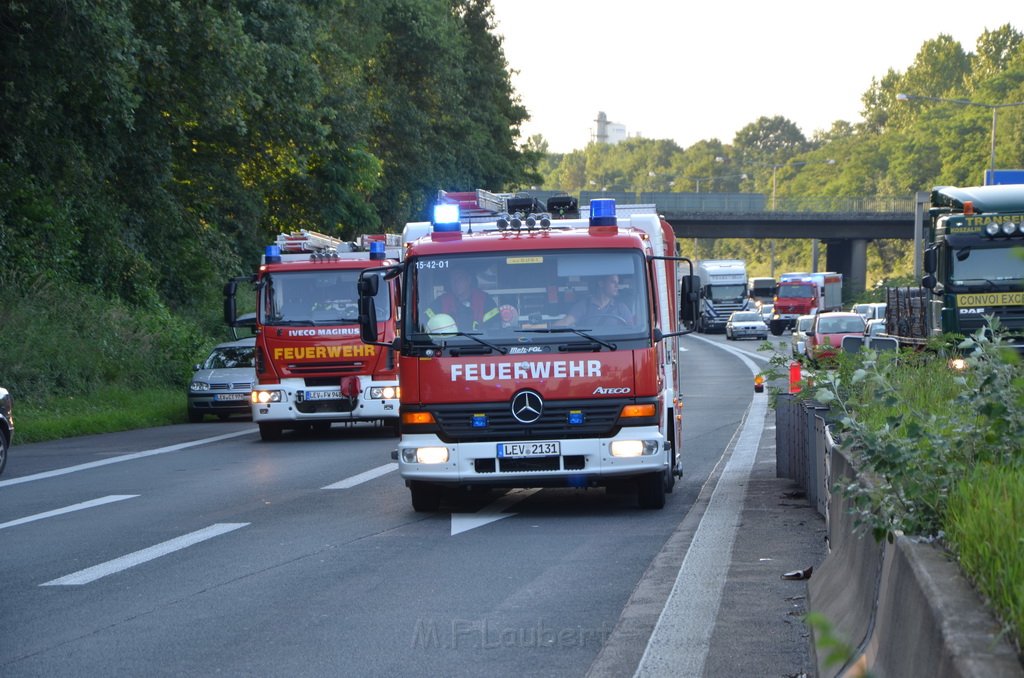 Einsatz BF Koeln Klimaanlage Reisebus defekt A 3 Rich Koeln hoehe Leverkusen P077.JPG